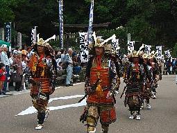 おとなの日 制定を 都内で大人がデモ